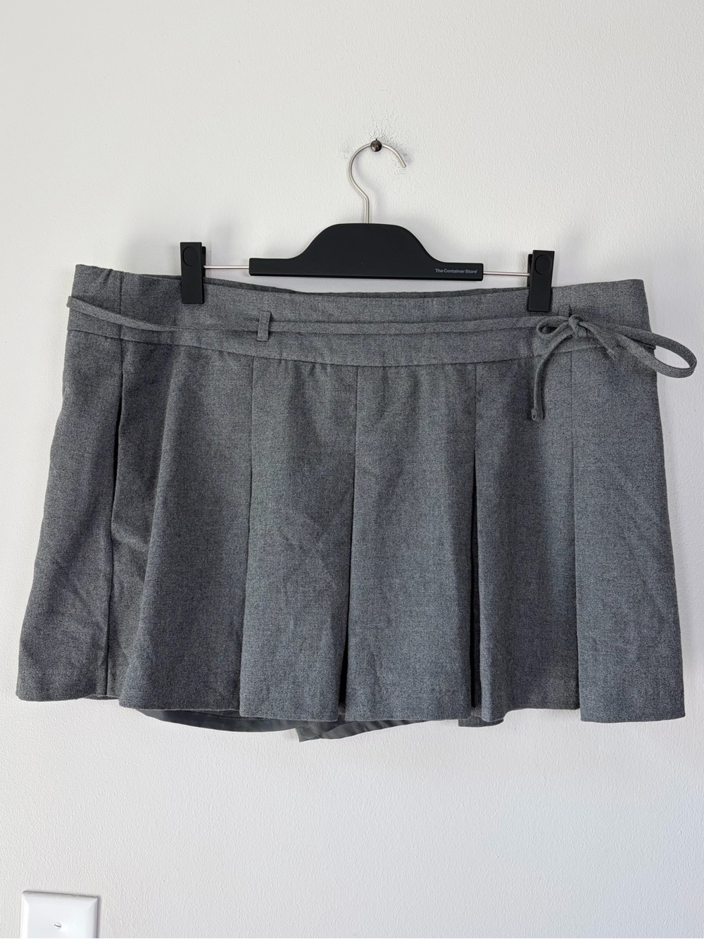 Hollister Gray Pleated Mini Skirt w Tie Belt Academia Coquette Flirty Romantic